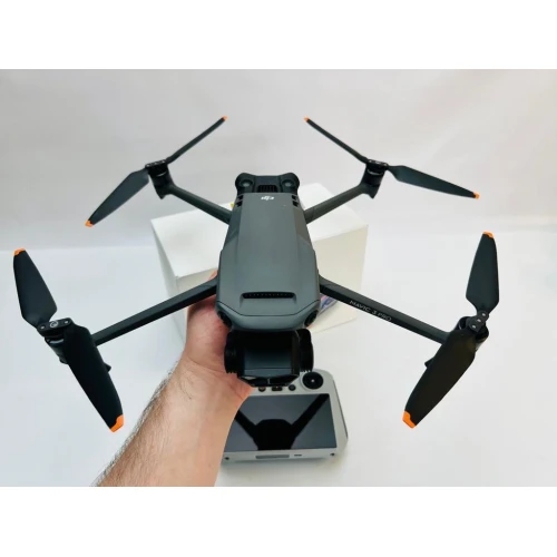 Квадрокоптер DJI Mavic 3 Pro в Москве с пультом DJI RC